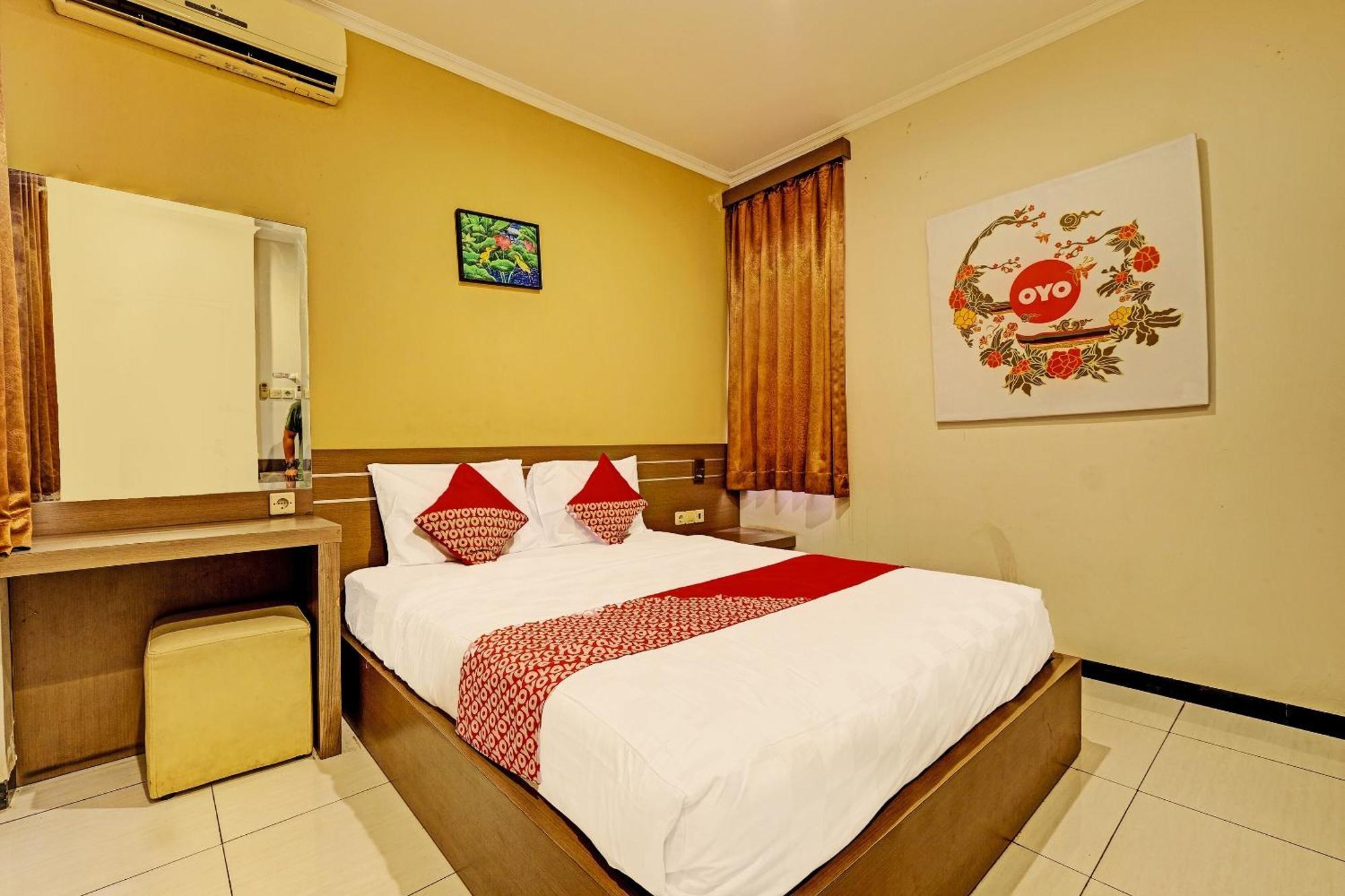 Sky Guesthouse Semarang Exterior photo