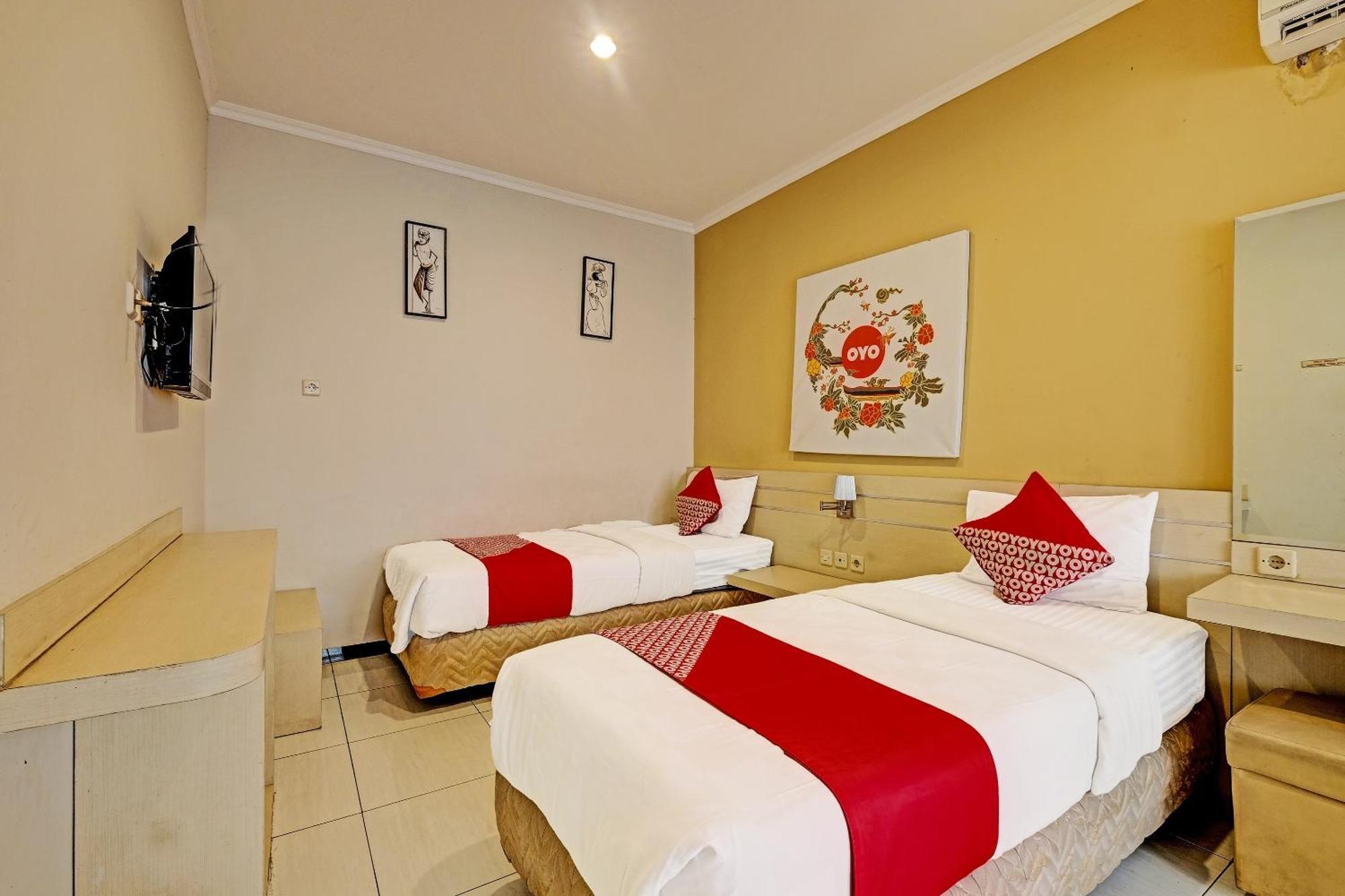 Sky Guesthouse Semarang Exterior photo