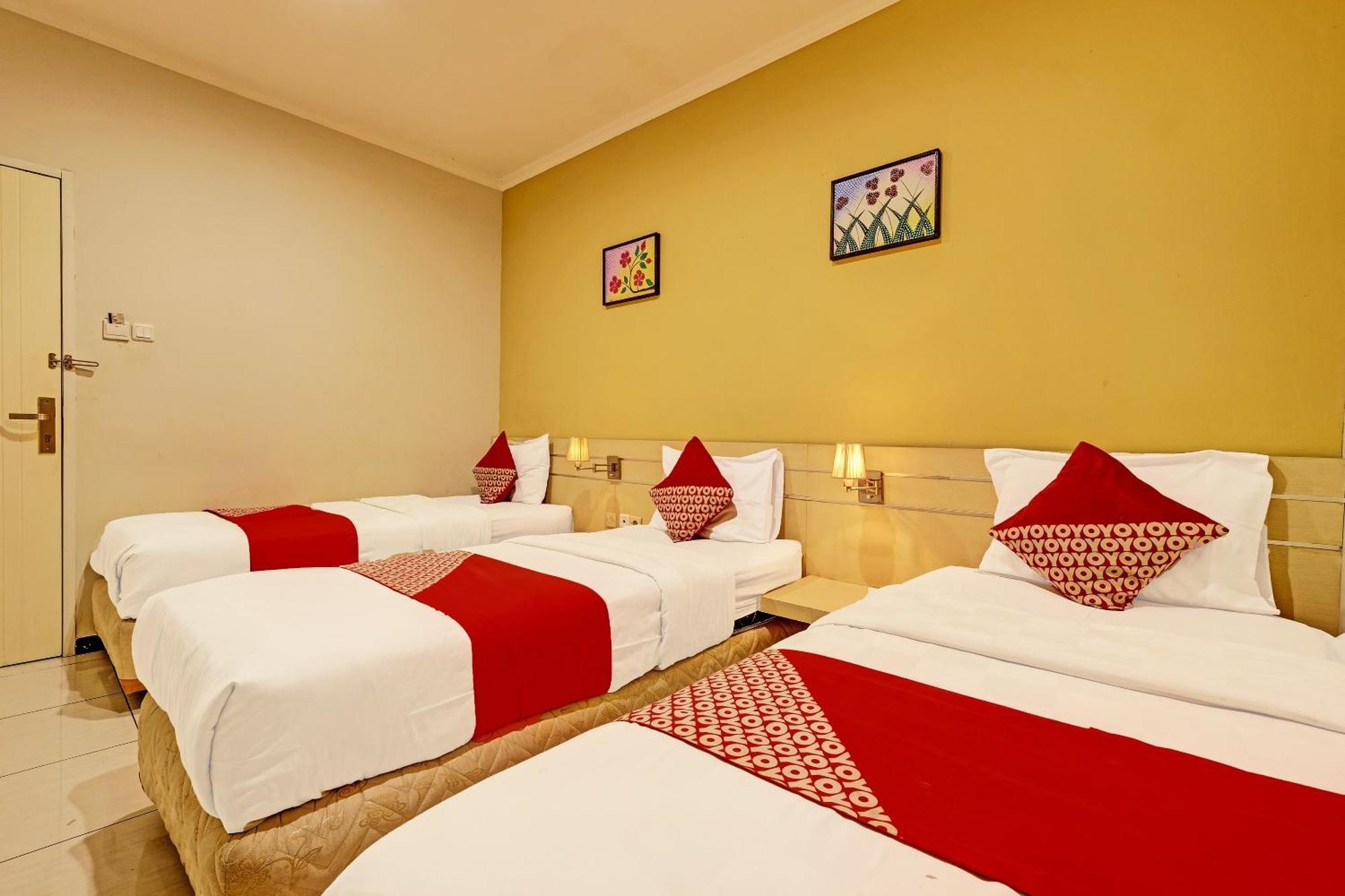 Sky Guesthouse Semarang Exterior photo